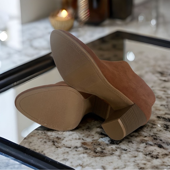 Old Navy Ankle Boot Size 9 - Picture 2 of 3